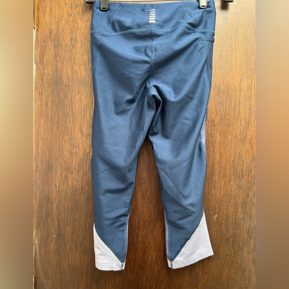 Under Armour Heatgear Compression Capris - Picture 3 of 3